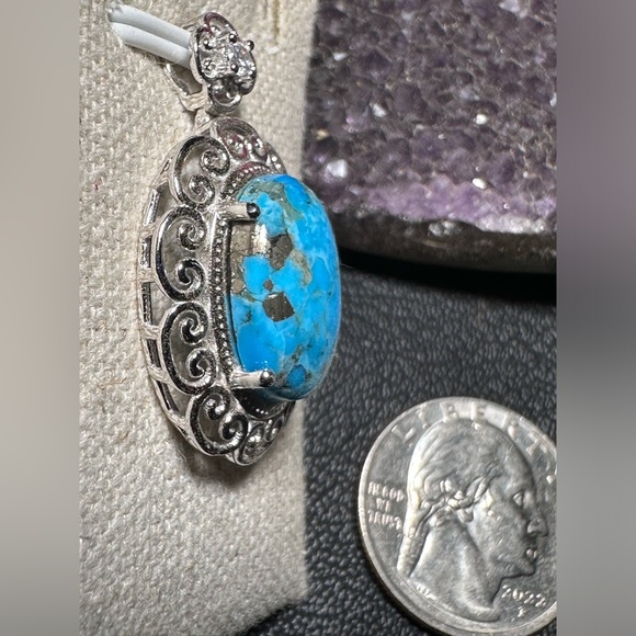 Mohave Oyster Turquoise 925 Sterling Silver Pendant - Picture 3 of 10